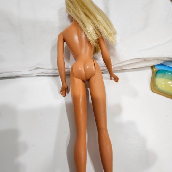 1966 Vintage Sunset Malibu Barbie Doll with Sunglasses still attached. Japan. - Picture 15 of 16